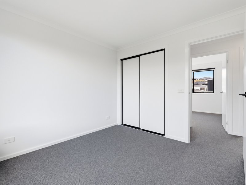 Photo - 33 Warin Lane, Bacchus Marsh VIC 3340 - Image 8