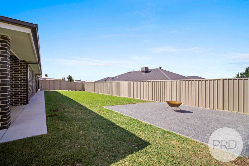 Photo - 33 Watson Boulevard, Lloyd NSW 2650 - Image 19