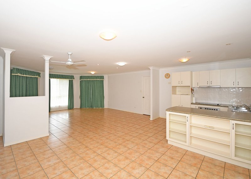 Photo - 33 Wattle Street, Point Vernon QLD 4655 - Image 9