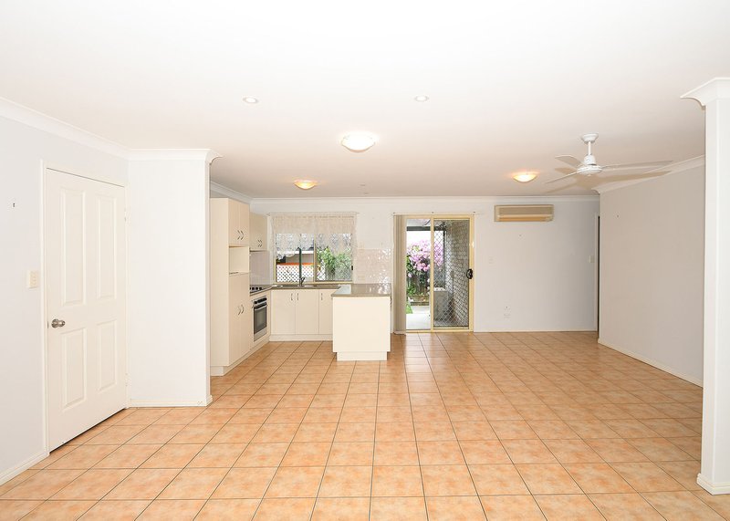 Photo - 33 Wattle Street, Point Vernon QLD 4655 - Image 10