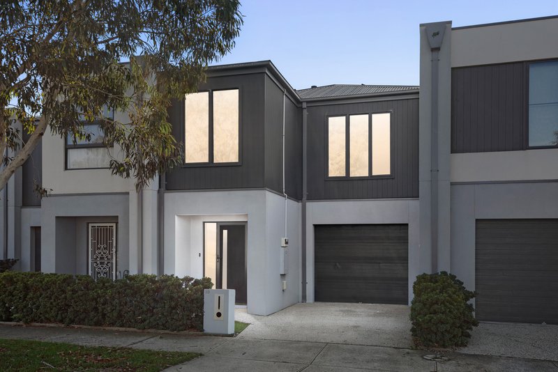 Photo - 33 Wedgebill Circuit, Werribee VIC 3030 - Image 1