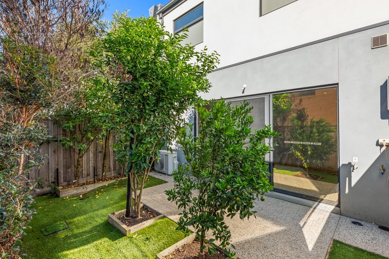 Photo - 33 Wedgebill Circuit, Werribee VIC 3030 - Image 10