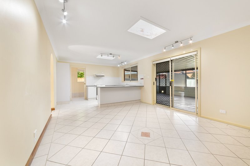 Photo - 33 Weemala Street, Budgewoi NSW 2262 - Image 10