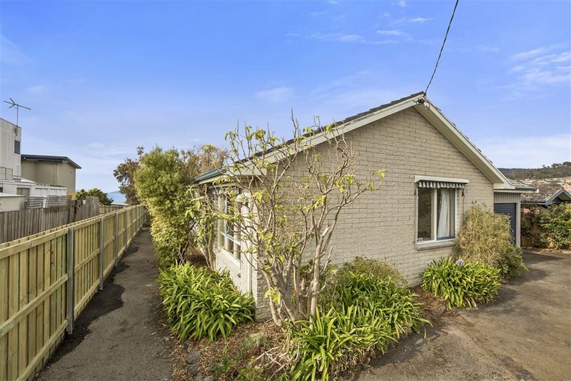 33 Wells Parade, Blackmans Bay TAS 7052