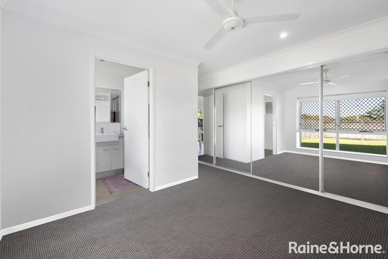 Photo - 33 Westaway Crescent, Andergrove QLD 4740 - Image 7