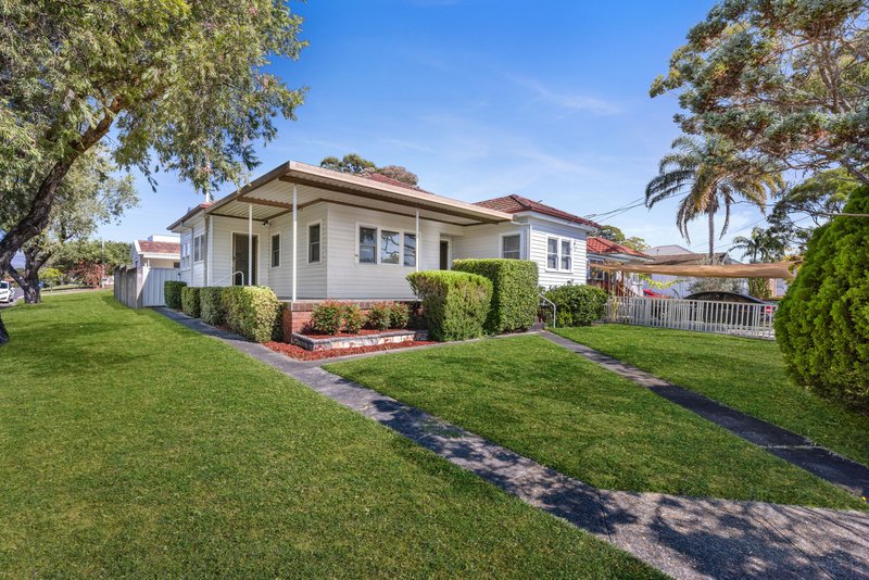 Photo - 33 Weston Street, Revesby NSW 2212 - Image 2