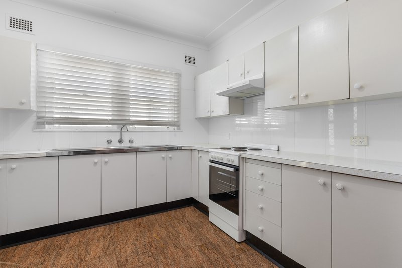 Photo - 33 Weston Street, Revesby NSW 2212 - Image 4