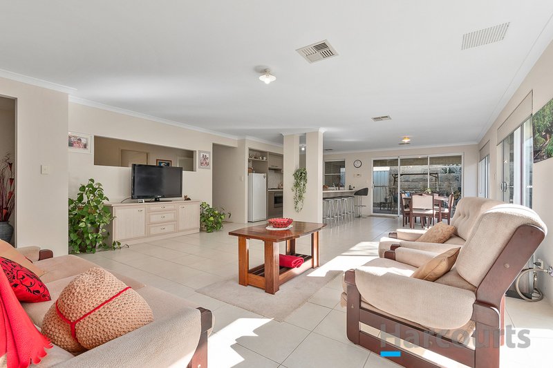 Photo - 33 Westwood Meander, Carramar WA 6031 - Image 5