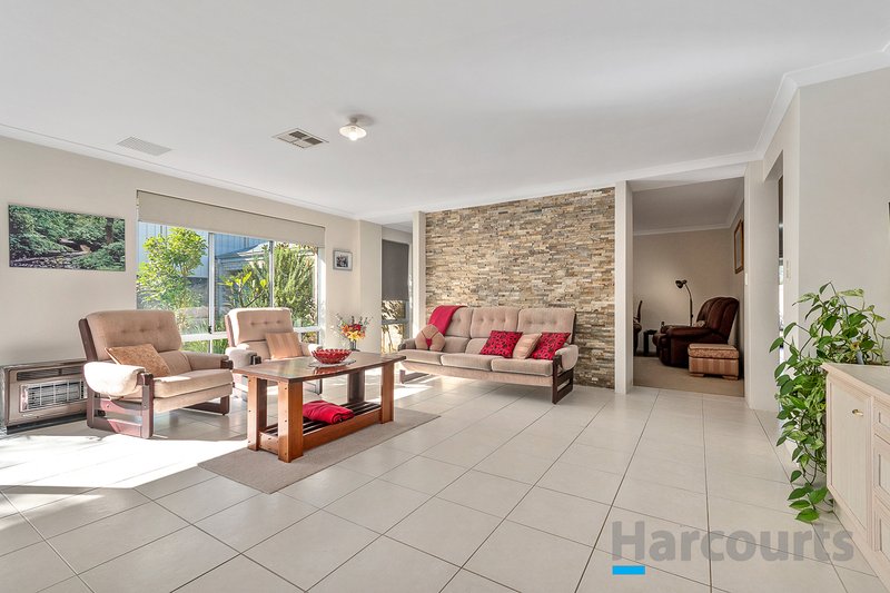 Photo - 33 Westwood Meander, Carramar WA 6031 - Image 7