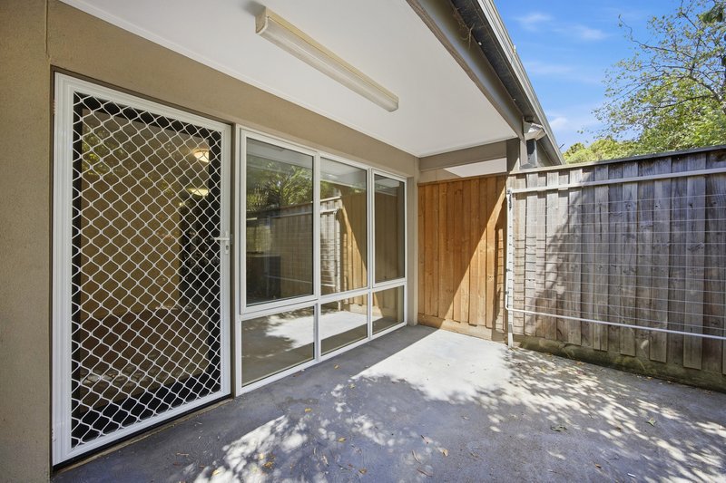 Photo - 33 White Close, Lilydale VIC 3140 - Image 1