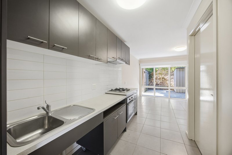 Photo - 33 White Close, Lilydale VIC 3140 - Image 4