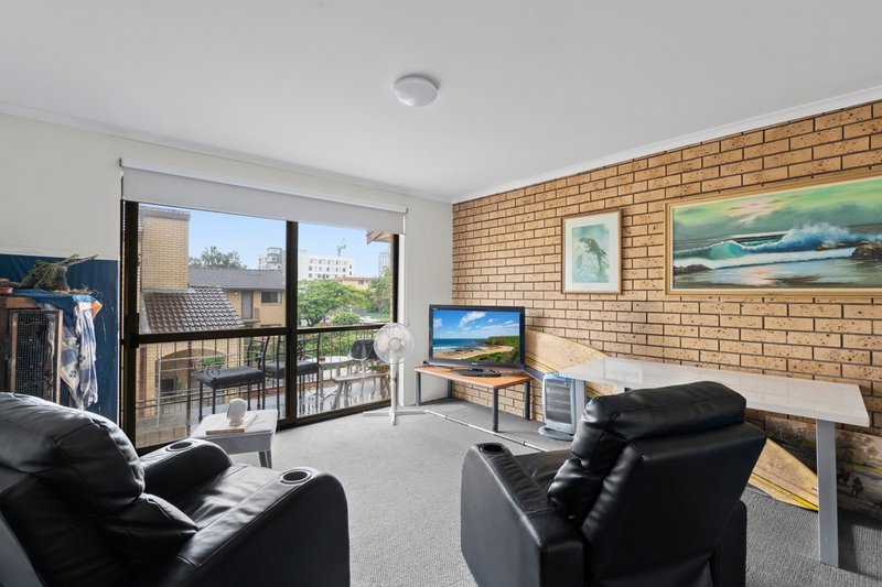 Photo - 33 White Street, Southport QLD 4215 - Image 4