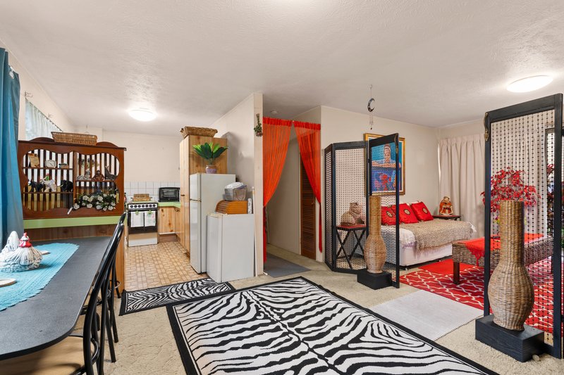 Photo - 33 White Street, Southport QLD 4215 - Image 10
