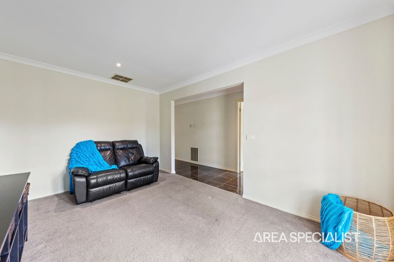 Photo - 33 Wild Cherry Avenue, Pakenham VIC 3810 - Image 6