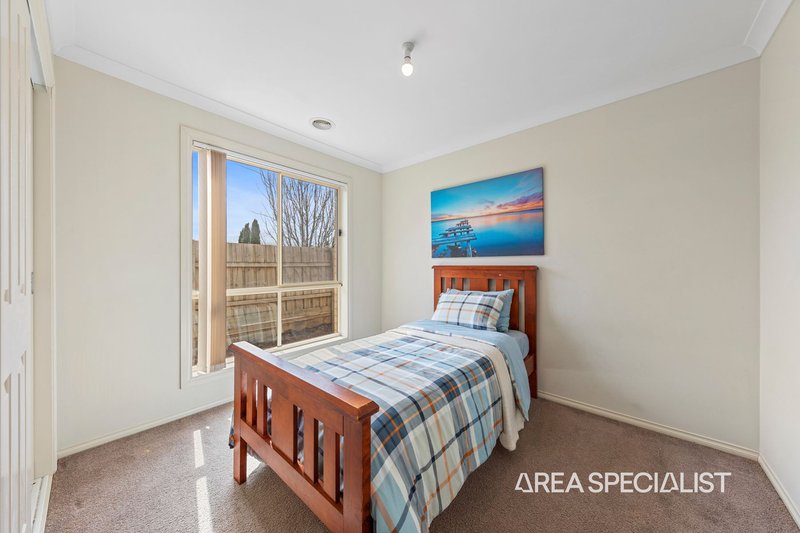 Photo - 33 Wild Cherry Avenue, Pakenham VIC 3810 - Image 7