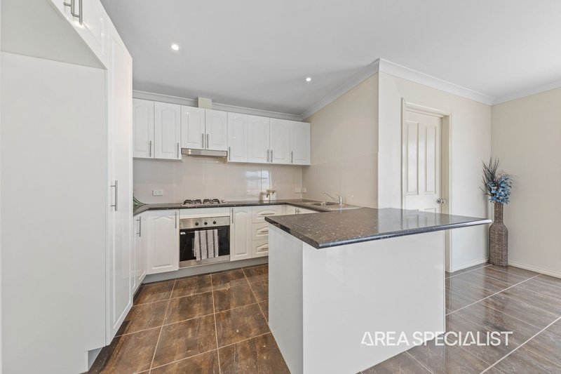 Photo - 33 Wild Cherry Avenue, Pakenham VIC 3810 - Image 11