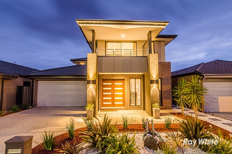 33 Wilkiea Crescent, Cranbourne North VIC 3977