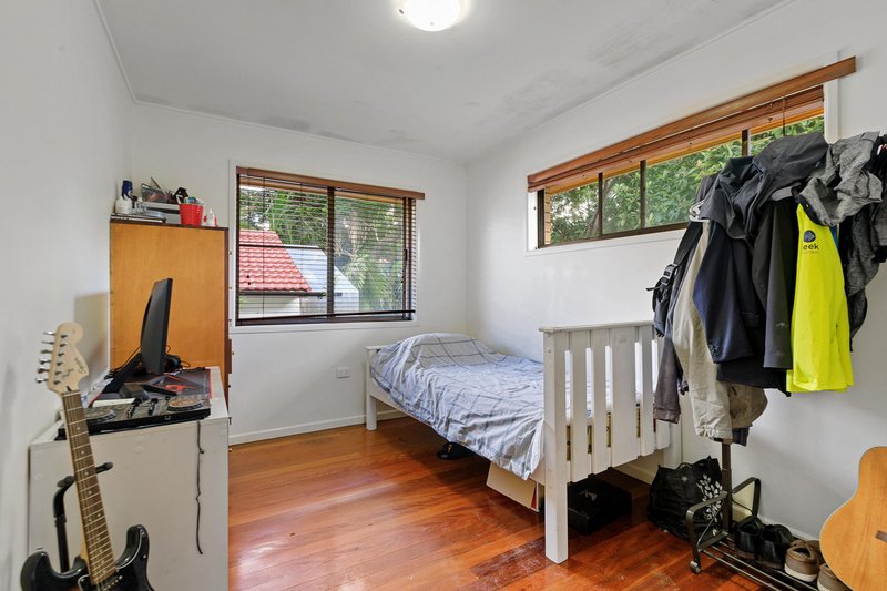 Photo - 33 Wills Street, Coorparoo QLD 4151 - Image 4