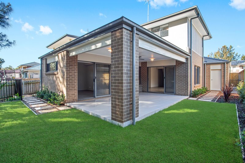 Photo - 33 Windsorgreen Drive, Wyong NSW 2259 - Image 9