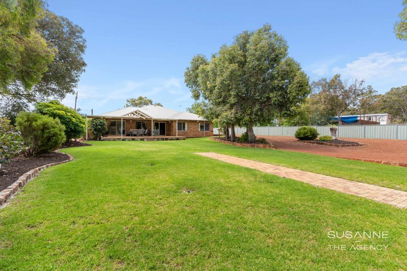 Photo - 33 Winsor Road, Kalamunda WA 6076 - Image 2