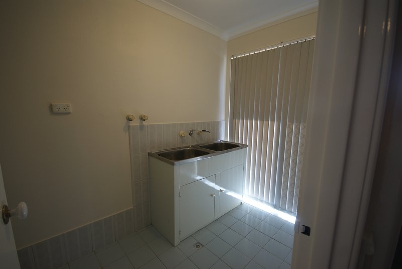 Photo - 33 Woodbridge Drive, Cooloongup WA 6168 - Image 15