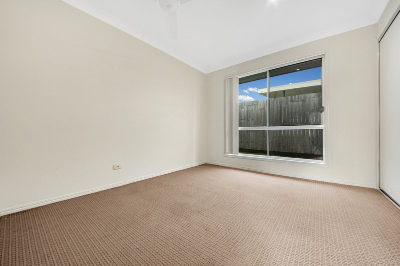 Photo - 33 Woodland Court, Kirkwood QLD 4680 - Image 10