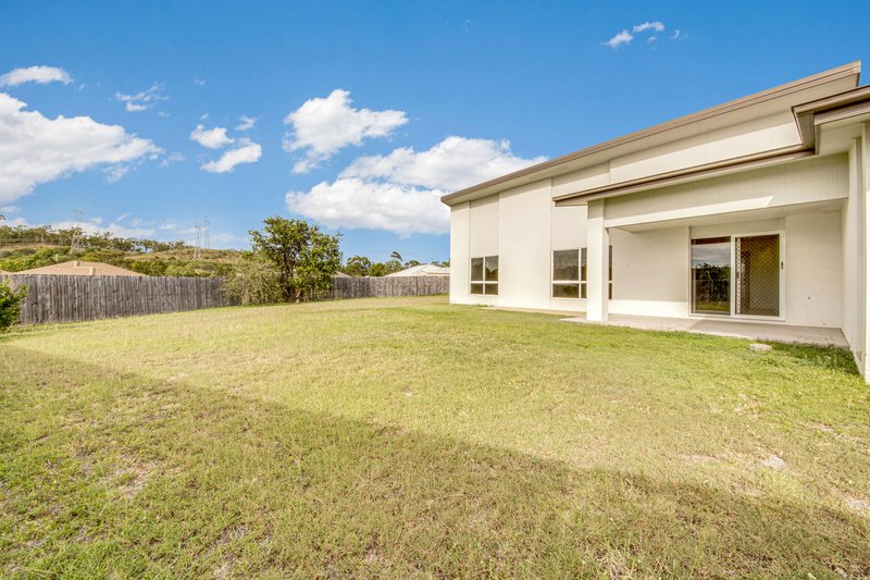 Photo - 33 Woodland Court, Kirkwood QLD 4680 - Image 14