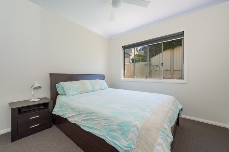 Photo - 33 Wybalena Avenue, Koonawarra NSW 2530 - Image 11