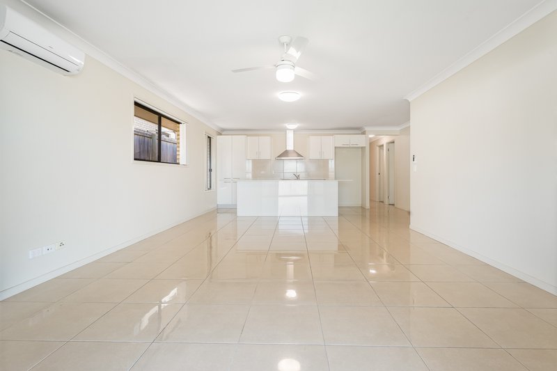 Photo - 33 Zephyr Street, Griffin QLD 4503 - Image 8