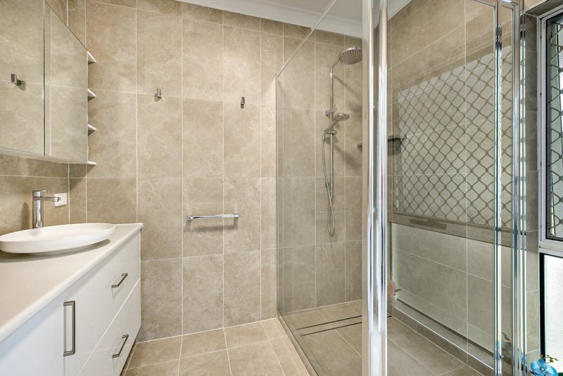 Photo - 3/30-32 Springfield Crescent, Manoora QLD 4870 - Image 9