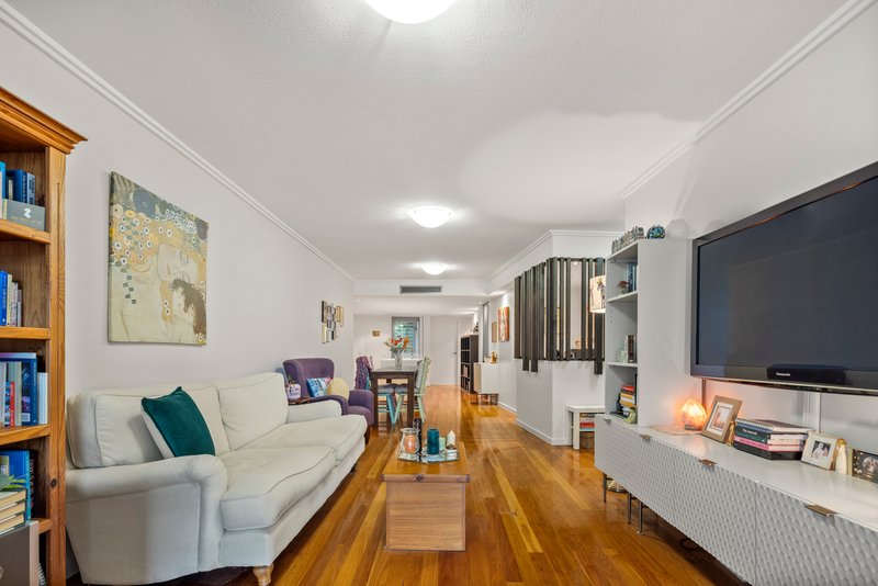 Photo - 3/30 Bellevue Parade, Taringa QLD 4068 - Image 5