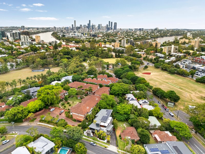 Photo - 3/30 Bellevue Parade, Taringa QLD 4068 - Image 12