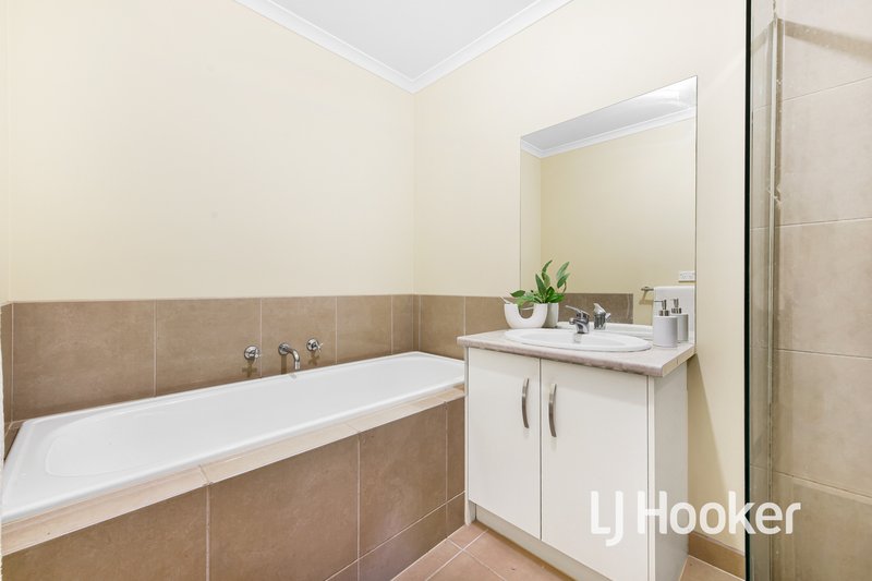 Photo - 3/30 Bride Avenue, Hampton Park VIC 3976 - Image 13