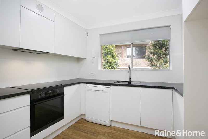 Photo - 3/30 Burdett Street, Hornsby NSW 2077 - Image 2