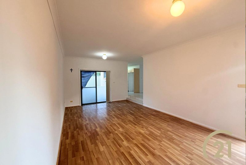 Photo - 3/30 Eton Street, Smithfield NSW 2164 - Image 4