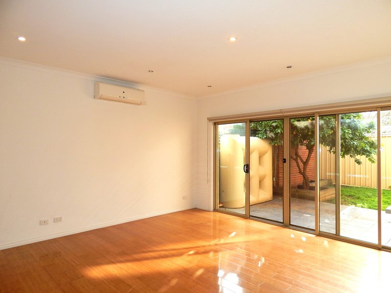 Photo - 3/30 Pickett Street, Reservoir VIC 3073 - Image 3