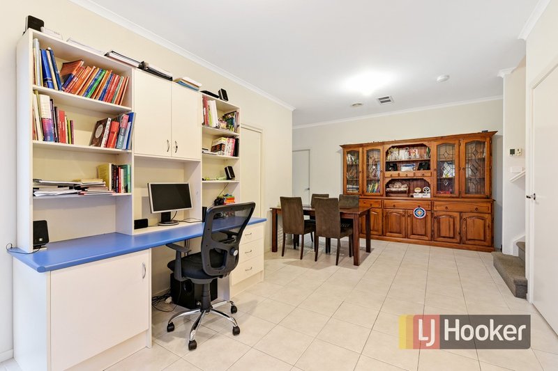 Photo - 3/30 Simon Court, Hampton Park VIC 3976 - Image 5