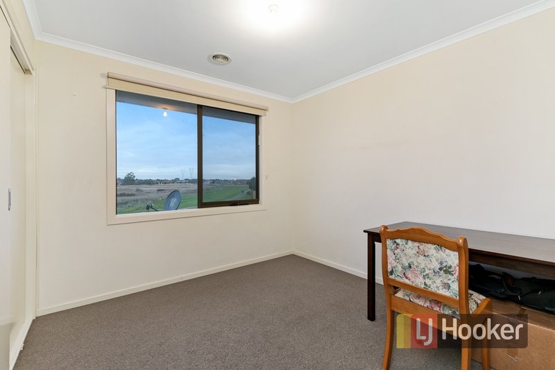 Photo - 3/30 Simon Court, Hampton Park VIC 3976 - Image 8