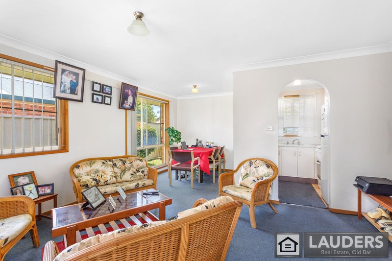 Photo - 3/30 Waterman Street, Old Bar NSW 2430 - Image 2