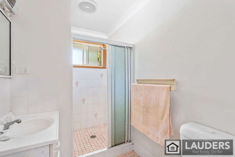 Photo - 3/30 Waterman Street, Old Bar NSW 2430 - Image 9