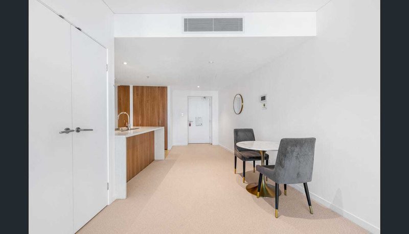 Photo - 3303/222 Margaret Street, Brisbane City QLD 4000 - Image 4