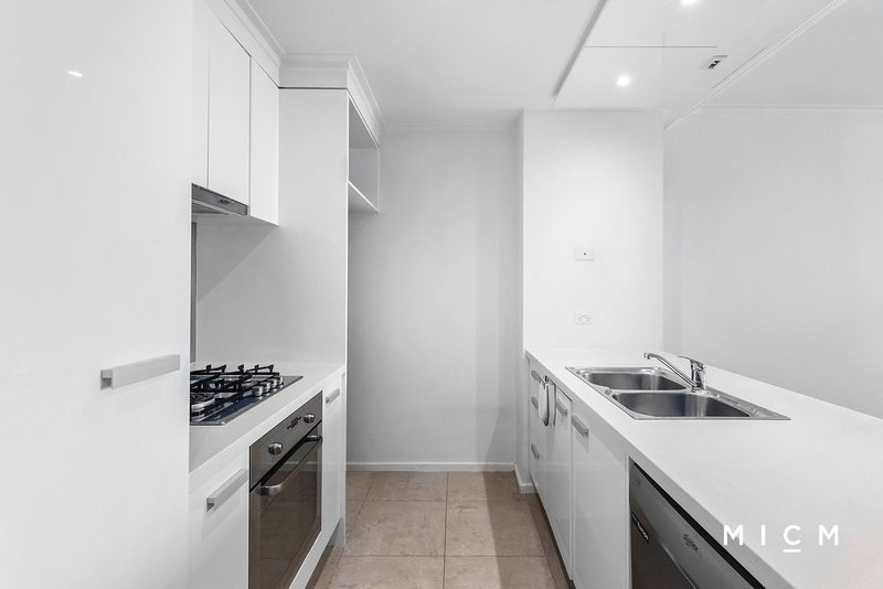 Photo - 3304/180 City Road, Southbank VIC 3006 - Image 4