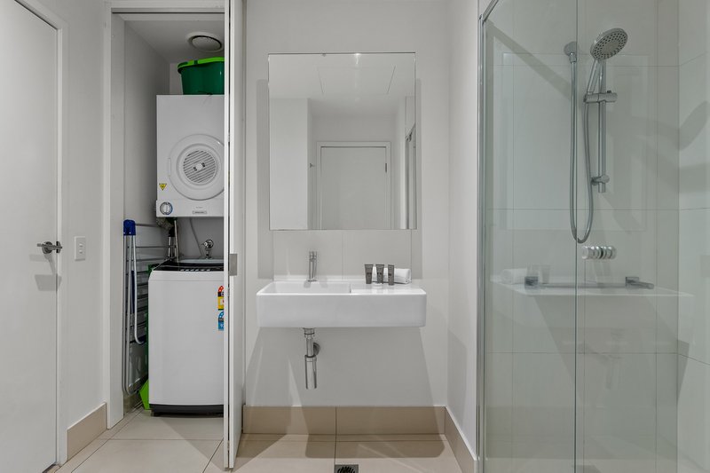Photo - 3304/250 City Road, Southbank VIC 3006 - Image 4