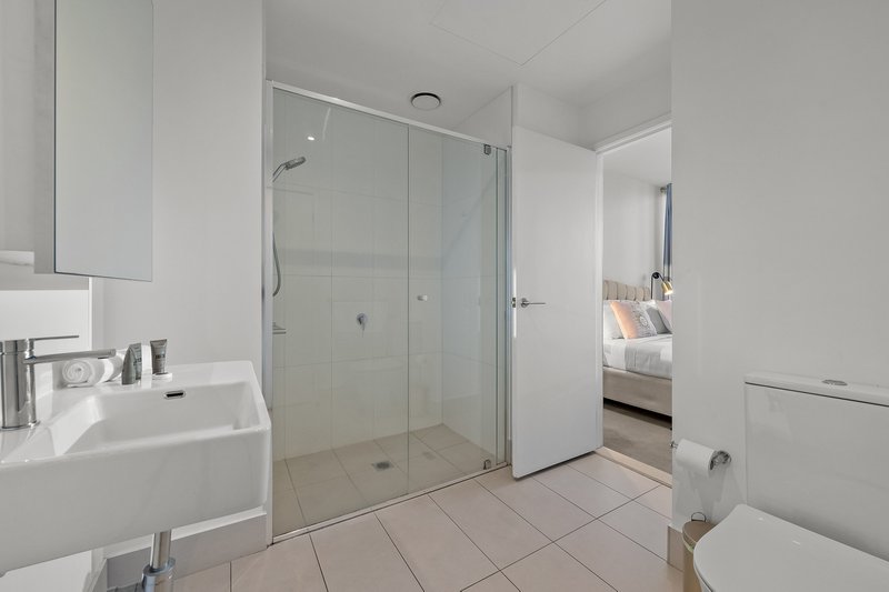 Photo - 3304/250 City Road, Southbank VIC 3006 - Image 8
