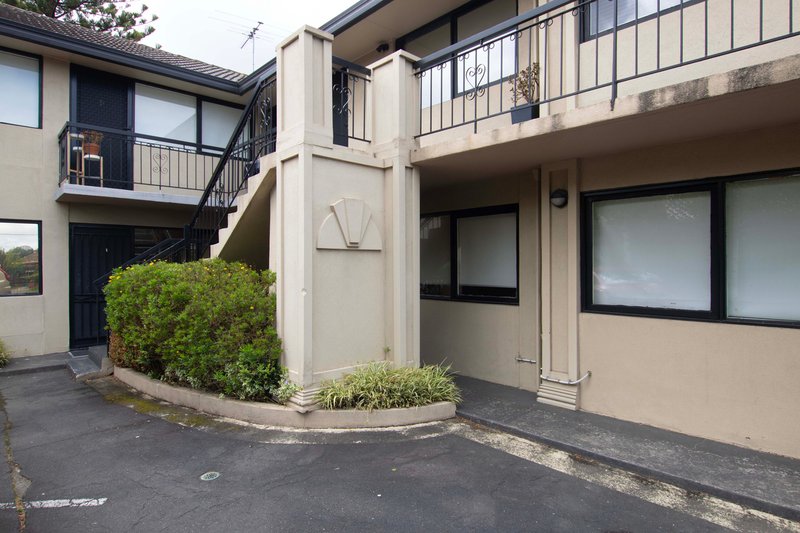 Photo - 3/305 Station Street, Fairfield VIC 3078 - Image 3