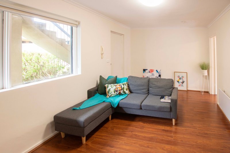 Photo - 3/305 Station Street, Fairfield VIC 3078 - Image 6