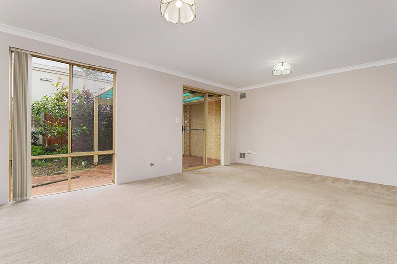Photo - 3/309 Grand Promenade, Dianella WA 6059 - Image 3