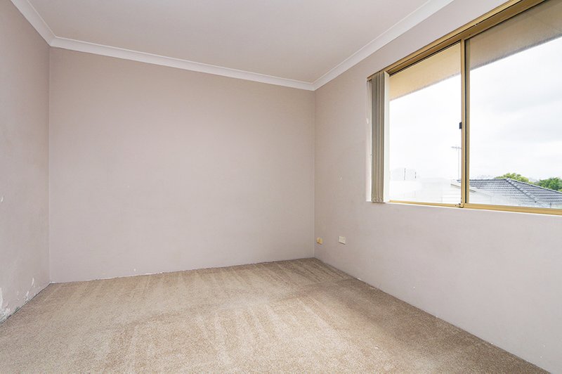 Photo - 3/309 Grand Promenade, Dianella WA 6059 - Image 9