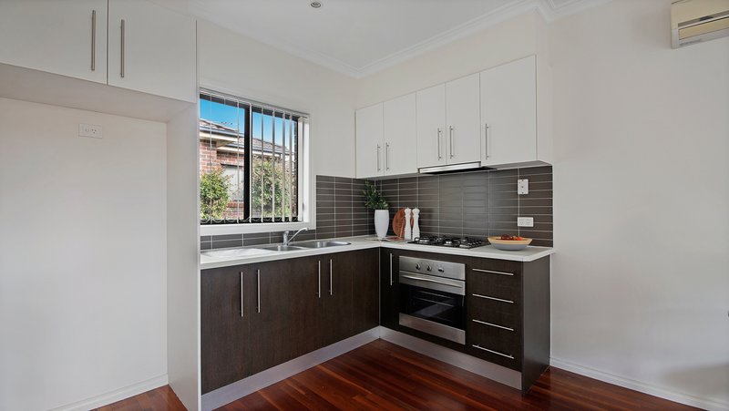 Photo - 3/31-33 Olive Street, Reservoir VIC 3073 - Image 4