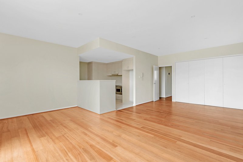 Photo - 33/1 Drew Street, Greenway ACT 2900 - Image 3